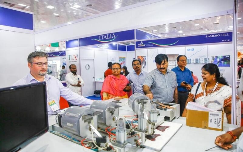 国际涂料工业展现场照片