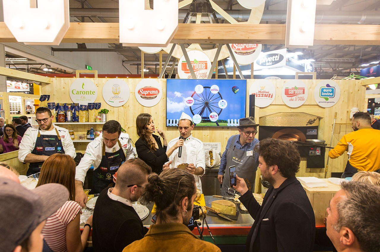 国际涂料工业展现场照片