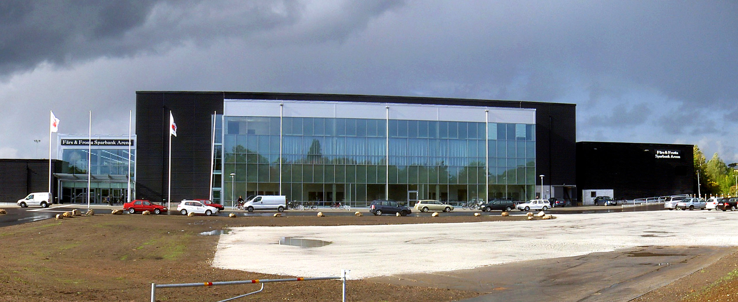 斯堪内储蓄银行体育馆