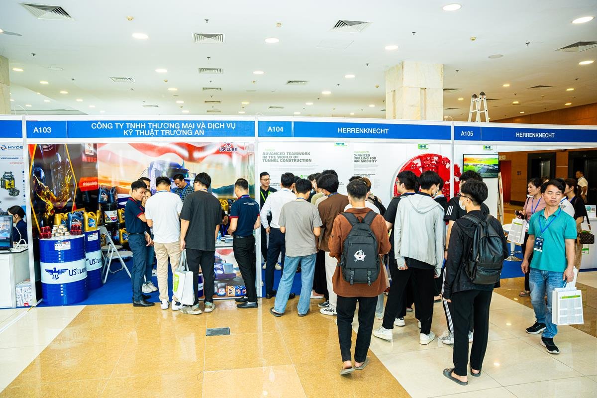 越南河内国际工程机械、矿山机械及运输车辆展 Contech Vietnam 现场
